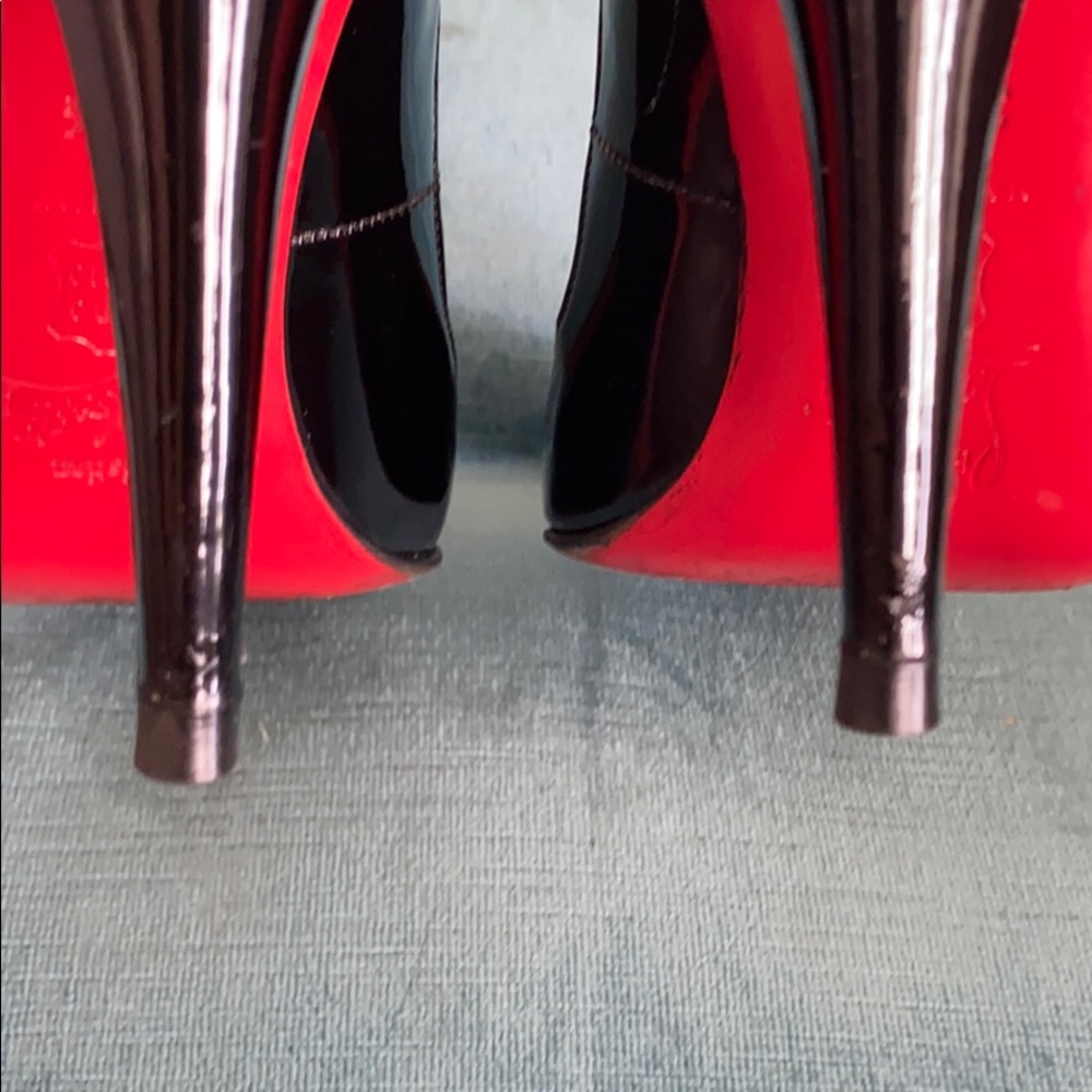 Christian Louboutin black patent high heels - Picture 9 of 10